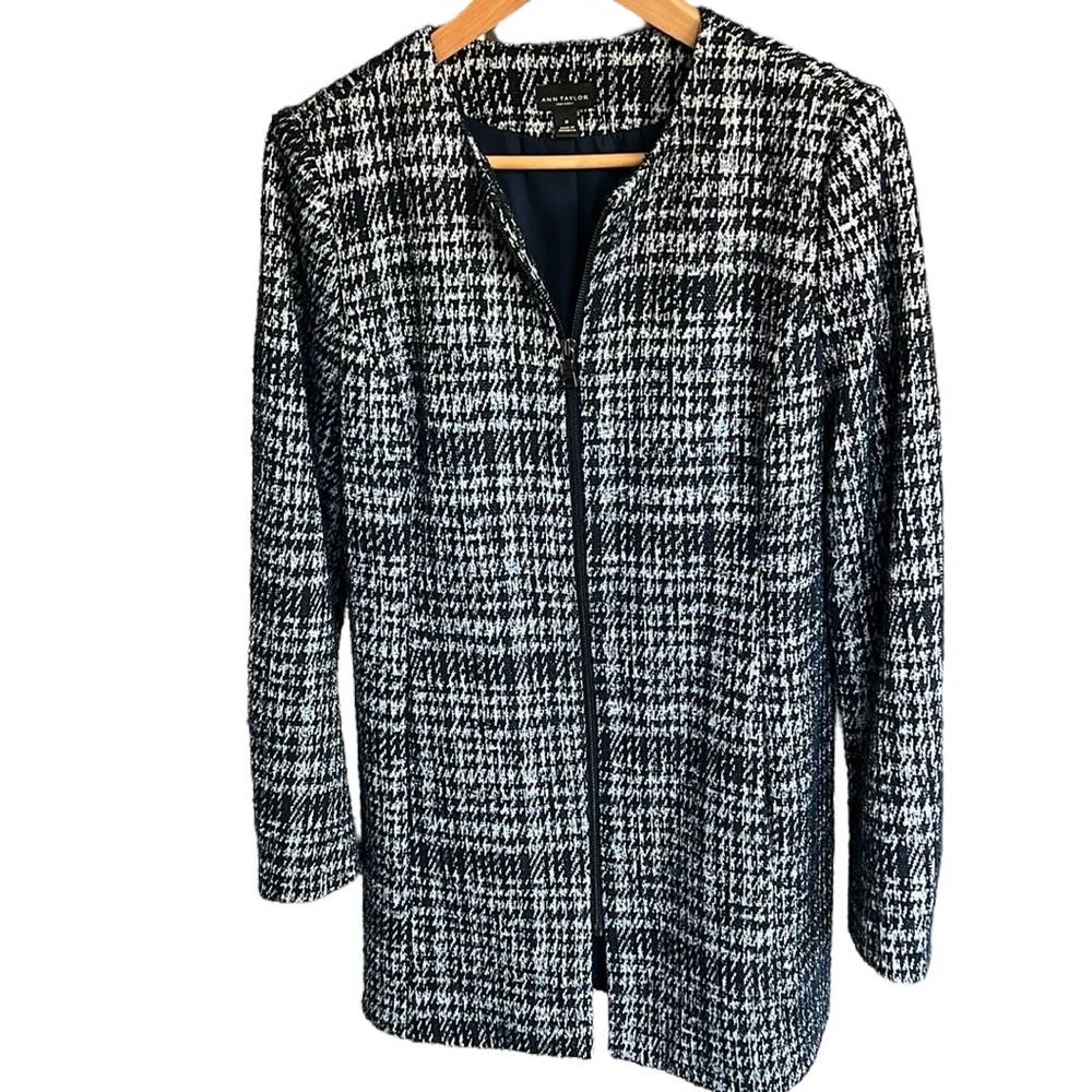 Ann Taylor tweed blazer with blue and white pattern and front zipper